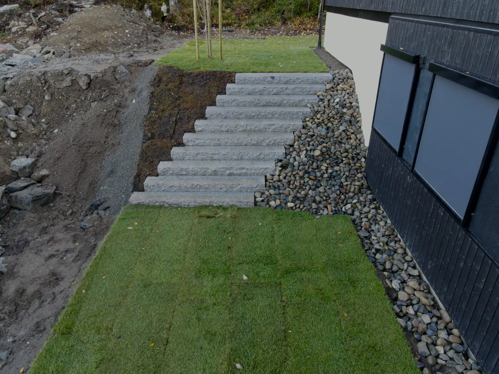 Granittrapp med ferdigplen